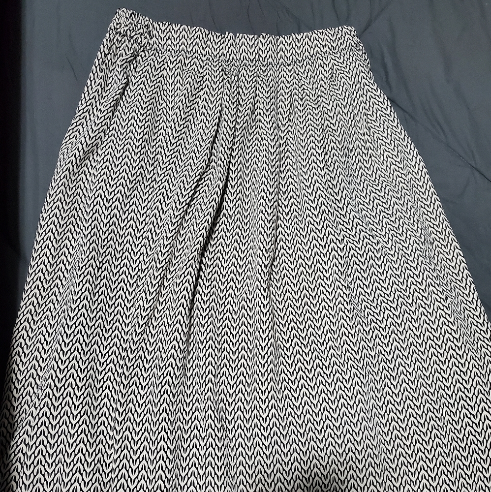 H&M Size 6 Midi Length Skirt
